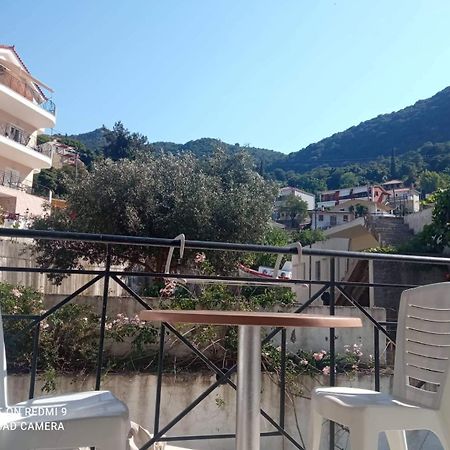 Vasilis Travlos Apartment Poros  Exterior photo