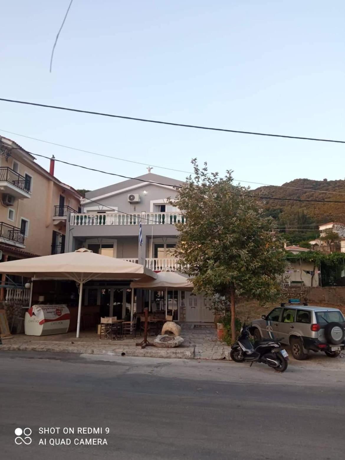 Vasilis Travlos Apartment Poros  Exterior photo